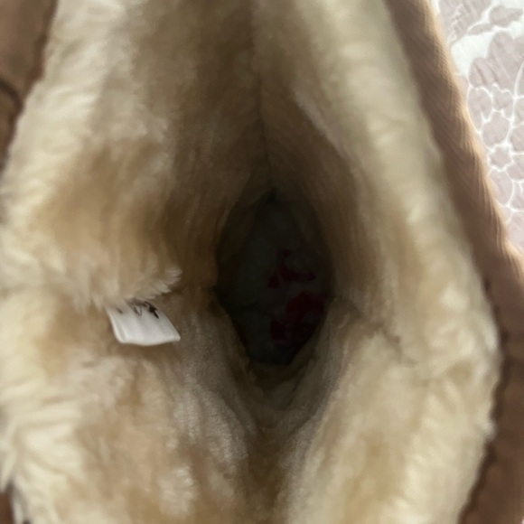 Montana West golden tan suede fur lined boots  angel wing cross design Sz 9 - Picture 8 of 11